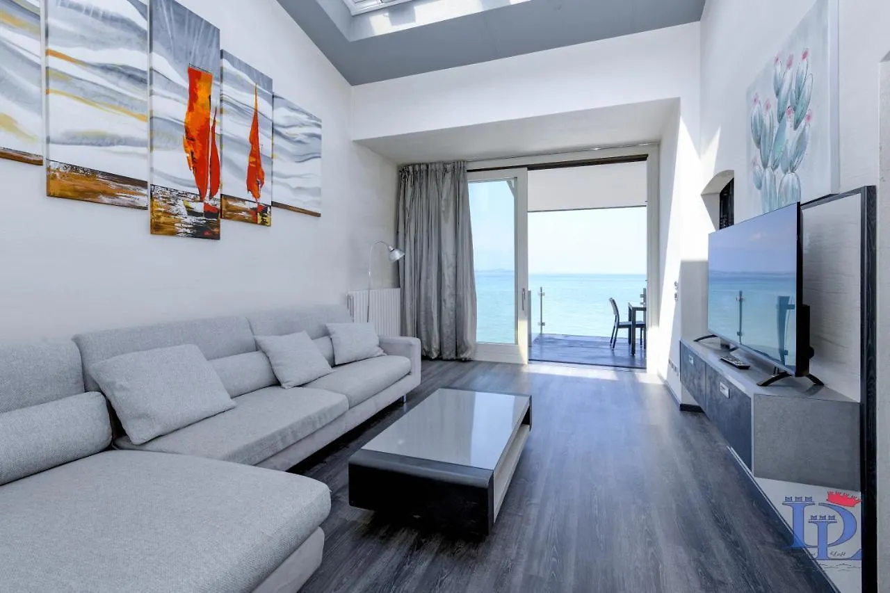 Desenzanoloft Official Partner Marriott Homes & Villas - Villa Meraviglia ديسينسانو ديل غاردا